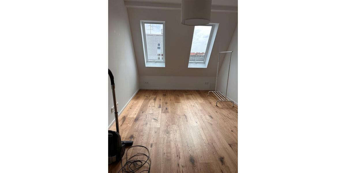 Dachgeschoßwohnung Berlin Mitte - 5 Zimmer, 118 m&sup2;, 2.399&euro; | Angebot:26073266