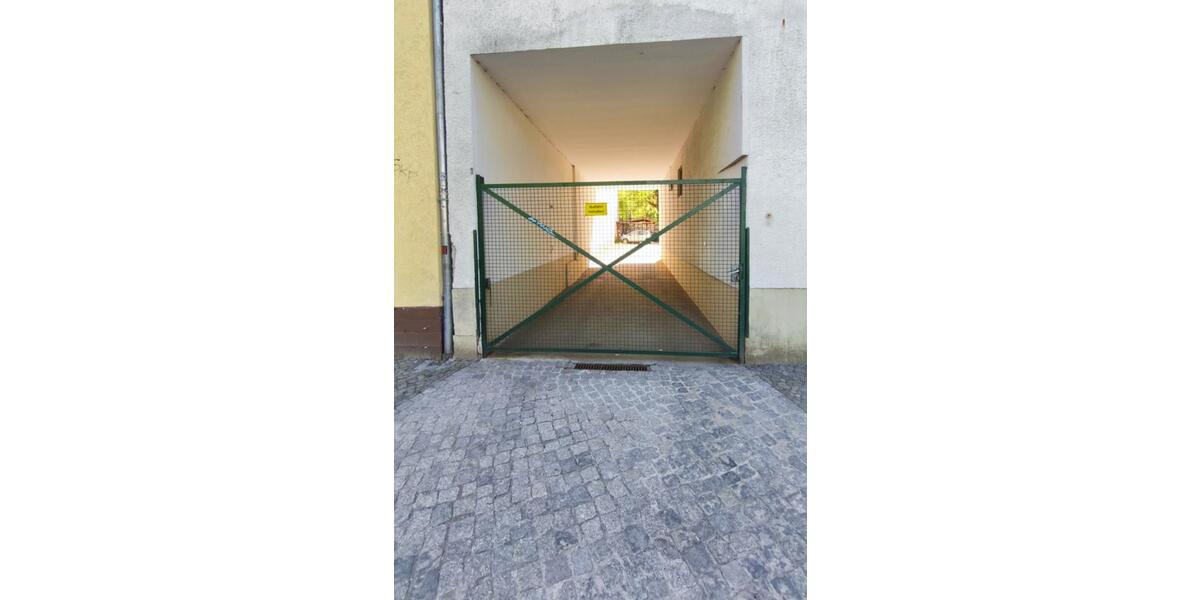 Garagen / Stellplätze Berlin Charlottenburg-Wilmersdorf - 95&euro; | Angebot:26470966