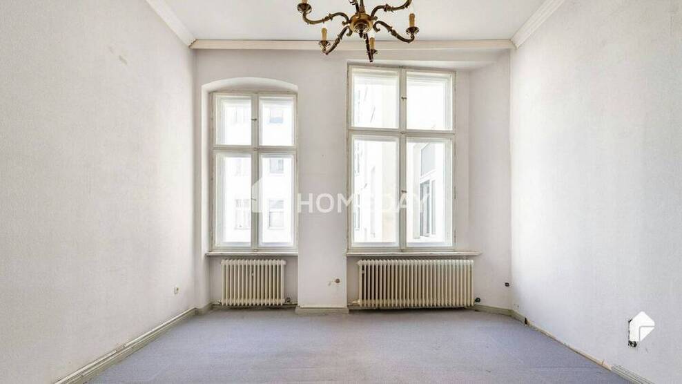 Charmante AltbauWohnung mit 5 Zimmern, Kachelofen und Loggia in gefragter Lage