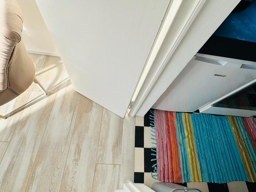 KANALBLICK 37m2 letzte Etage mit Balkon zimmer