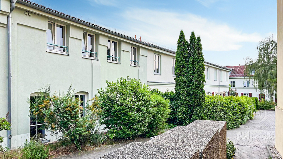 REIHENHAUS MIT ZWEI VERMIETETEN EINHEITEN 5 zimmer