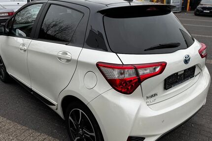 Toyota Yaris 97.827 km 12.990 &euro; Velten 16727