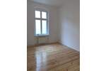 Nähe Ku-Damm AltbauWohnung mit Balkon, abgez. Dielen und Wannenbad (WG-Tauglich)