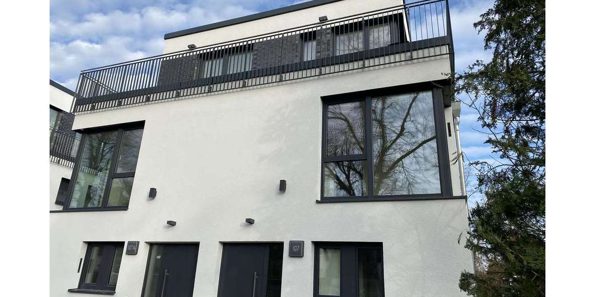 Haus zum Mieten in Berlin 3.286,80 € 139.42 m² 5 zimmer