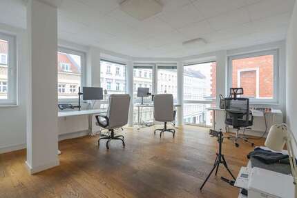 Büro in Berlin 2.716,56 € 99 m²
