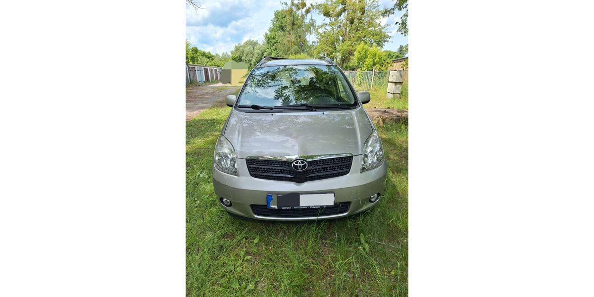 Toyota Corolla Verso 115.500 km 4.599 &euro; Potsdam 14480