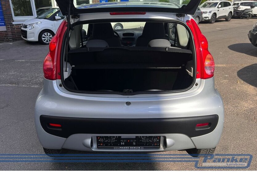Peugeot 107 1.0 Petit Filou 70* 01/25 letzter Service * 47.106 km 2.990 € Berlin 13187