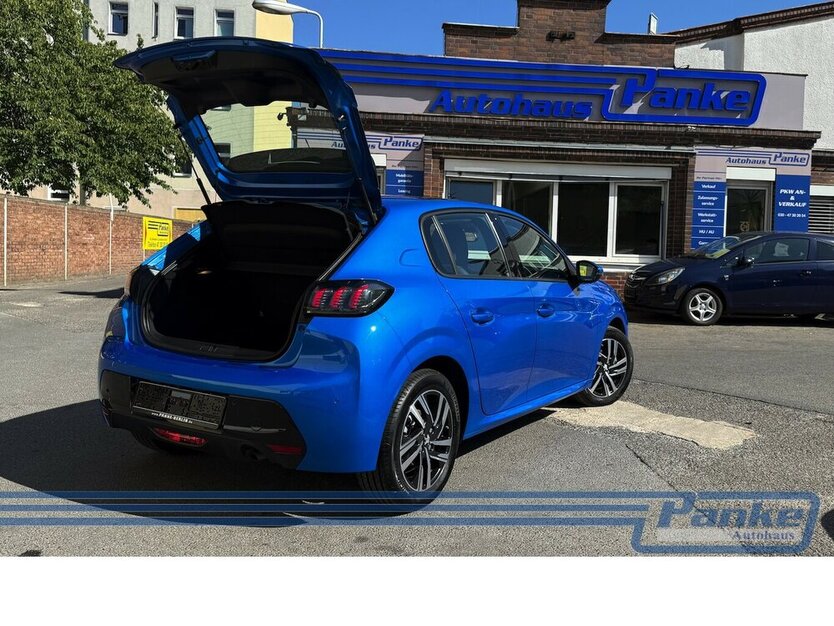 Peugeot 208 Allure*Pano*R-Cam*Navi*Keyless*LED* 32.381 km 13.990 € Berlin 13187