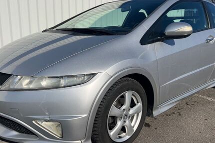 Honda Civic 211.000 km 3.299 &euro; Berlin 12057