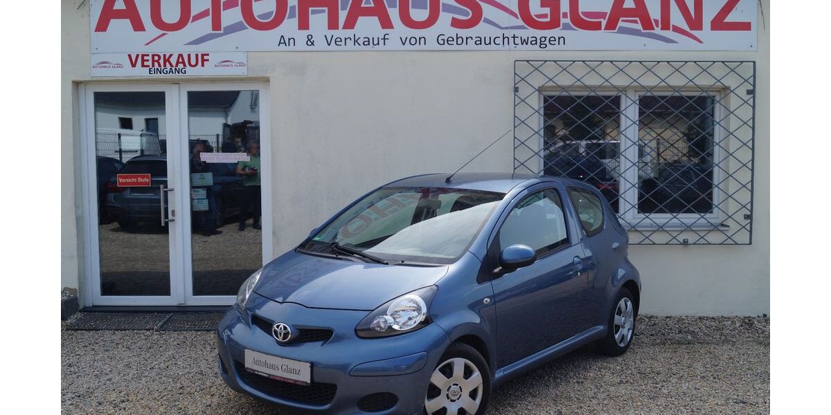 Toyota Aygo (X) 64.000 km 3.499 &euro; Schönefeld 12529