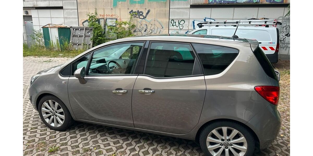 Opel Meriva 59.000 km 6.900 &euro; Berlin 10365