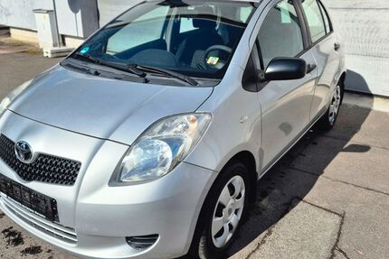 Toyota Yaris 133.000 km 3.690 &euro; Berlin 13435
