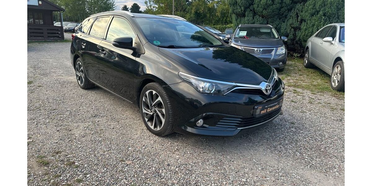 Toyota Auris 125.000 km 10.790 &euro; Berlin 13127