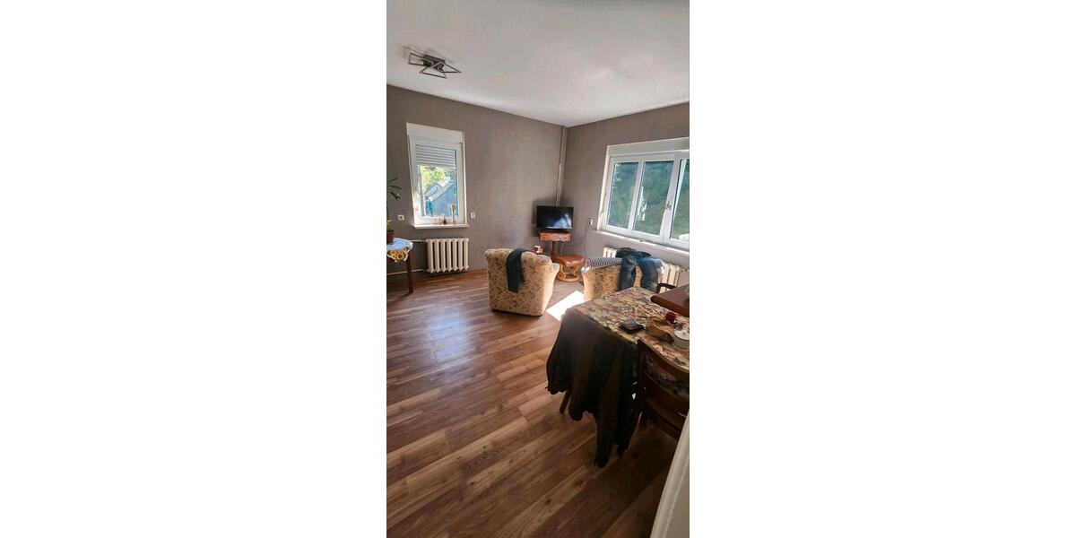 Doppelhaushälfte - 7 Zimmer, 140 m&sup2;, 56.000&euro; | Angebot:27288956