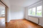 Wohnen im Grünen mit Potenzial: Bezugsfreies Haus mit Garten vor den Toren der Hauptstadt