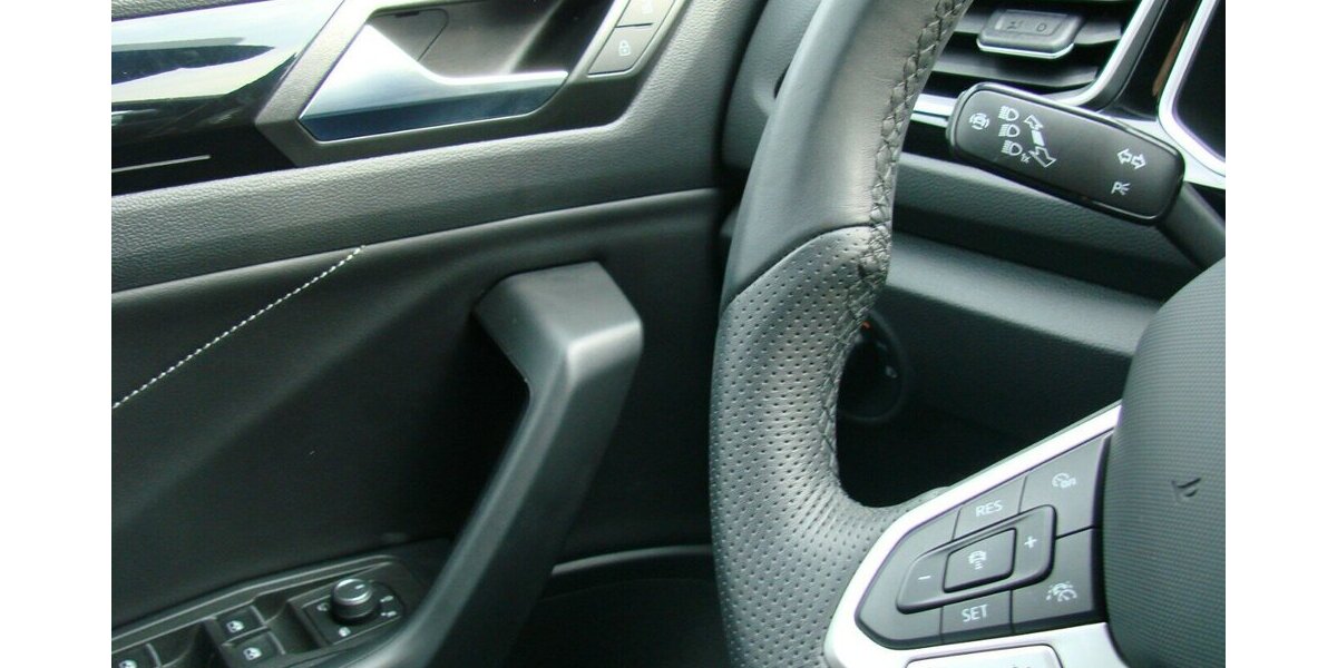 VW T-Roc 1.5TSi R-Line BMT IQ-Light ACC AHK Digital C 11.011 km 29.980 &euro; Falkensee 14612