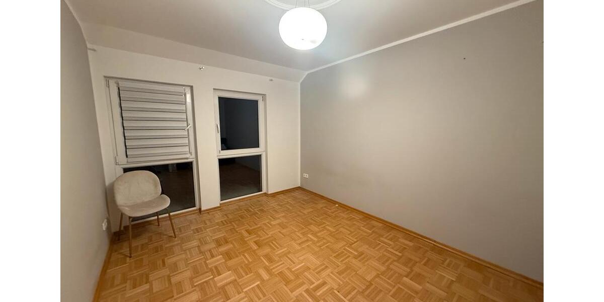 Doppelhaushälfte Schönefeld - 5 Zimmer, 180 m&sup2;, 3.400&euro; | Angebot:24984602
