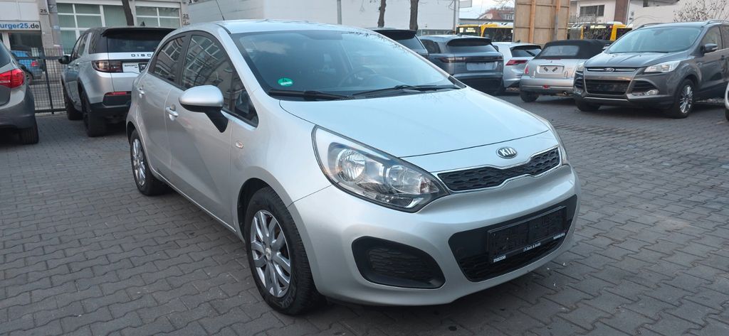 Kia Rio 97.969 km 8.199 &euro; Berlin 13581