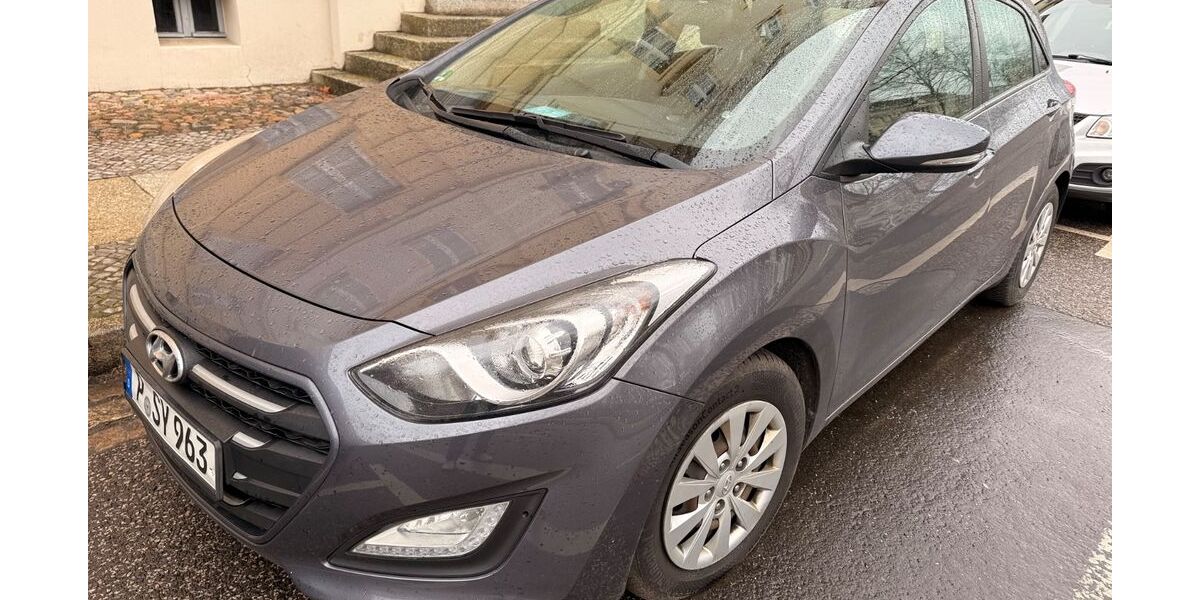 Hyundai i30 214.000 km 5.700 &euro; Potsdam 14467