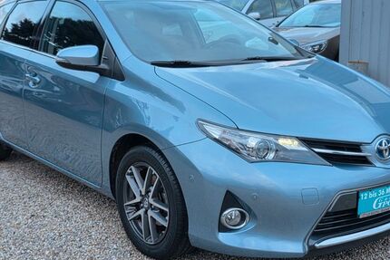 Toyota Auris 53.063 km 14.999 € Berlin 13589