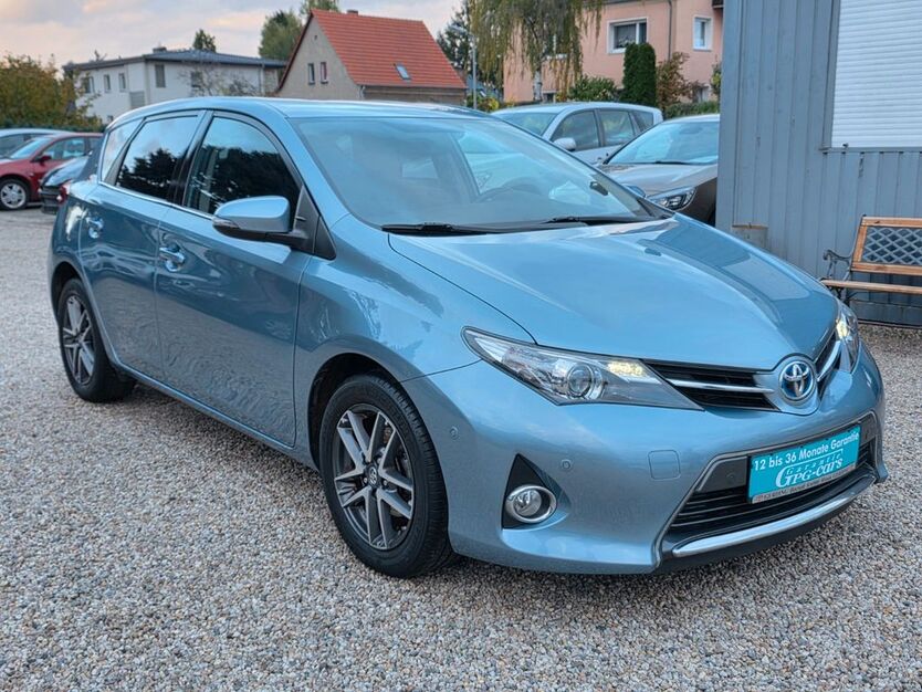 Toyota Auris 53.063 km 14.999 € Berlin 13589