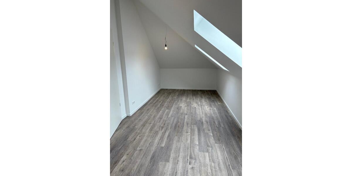 Dachgeschoßwohnung Berlin Reinickendorf - 2 Zimmer, 70 m&sup2;, 1.245&euro; | Angebot:26618728