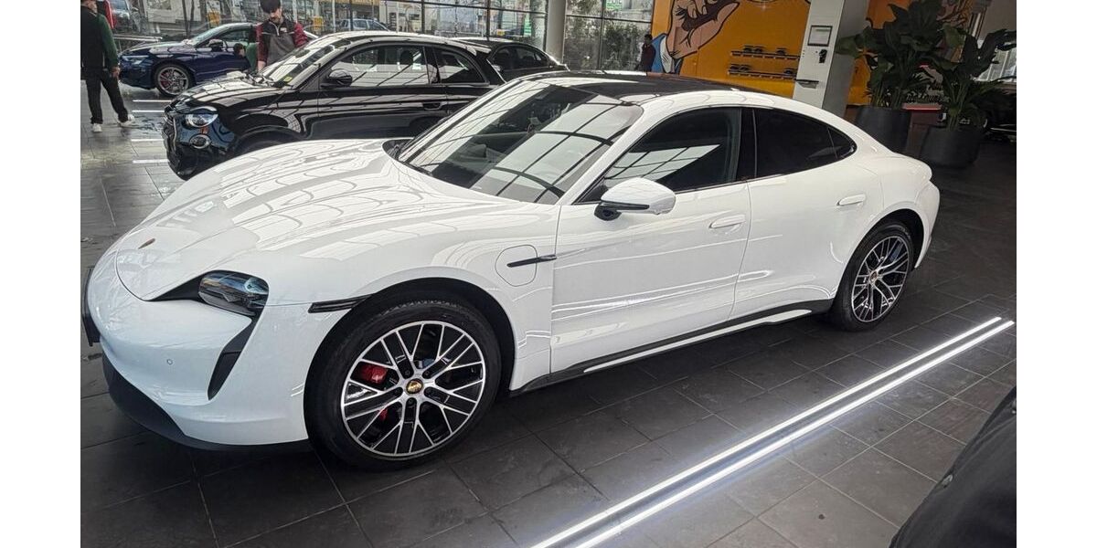 Porsche Taycan 61.500 km 57.990 &euro; Berlin 13158