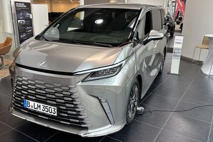 Lexus LM 7.000 km 119.990 &euro; Berlin 13403