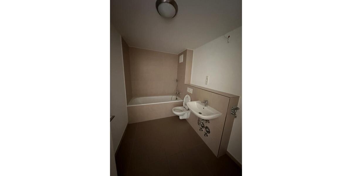Dachgeschoßwohnung Berlin Marzahn-Hellersdorf - 3 Zimmer, 79 m&sup2;, 1.405&euro; | Angebot:27699216