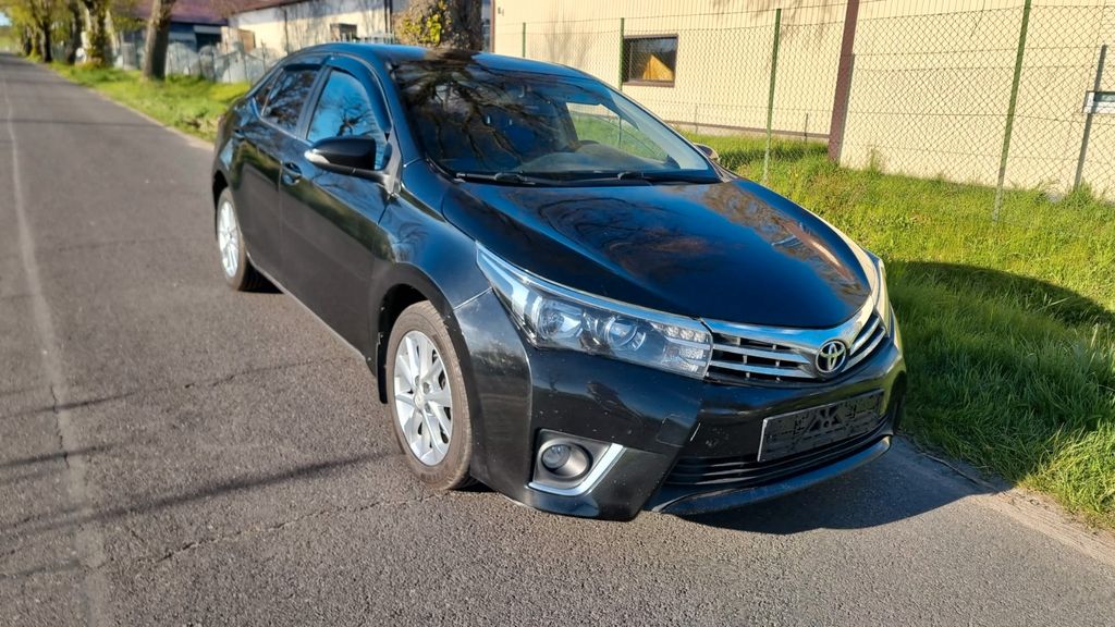 Toyota Corolla 134.887 km 6.800 &euro; Berlin 13629