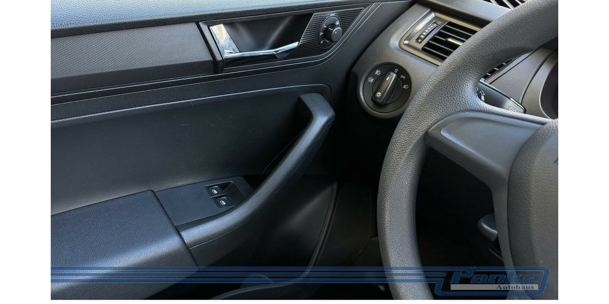 Skoda Rapid Cool*SHZ*PDC*Klima*USB*Touch*1-Hand* 93.530 km 8.890 &euro; Berlin 13187