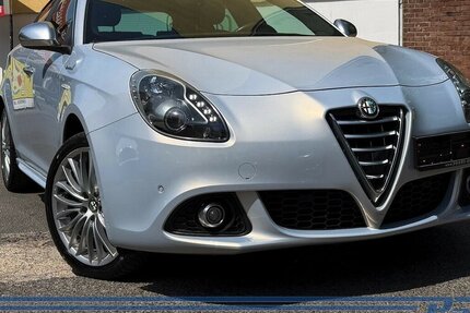Alfa Romeo Giulietta Turismo 1.4*SHZ*Alcantara*PDC*LED*BT* 81.416 km 8.490 &euro; Berlin 13187