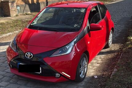 Toyota Aygo (X) 122.000 km 5.999 &euro; Berlin 13357