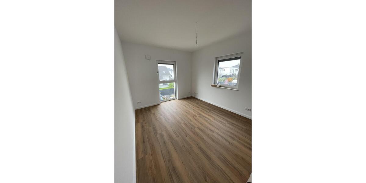 Doppelhaushälfte Ludwigsfelde - 4 Zimmer, 130 m&sup2;, 2.200&euro; | Angebot:26440075