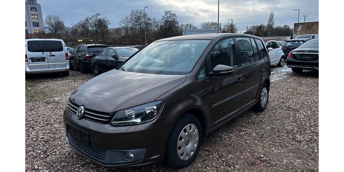 VW Touran 96.000 km 9.450 &euro; Berlin 10829