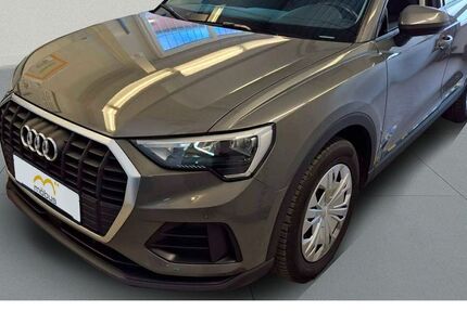Audi Q3 98.403 km 27.795 &euro; Berlin 13088