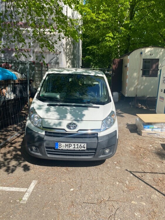 Toyota Proace 83.000 km 8.500 € Berlin 10178