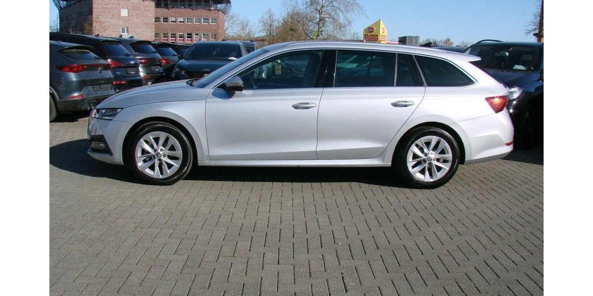 Skoda Octavia 2.0TDI Style ACC Columbus HeadUp AHK 48.103 km 25.980 &euro; Falkensee 14612