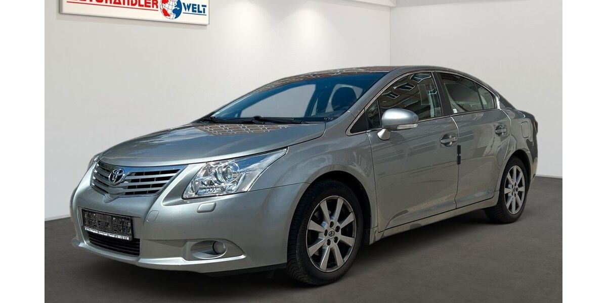 Toyota Avensis 93.512 km 6.299 &euro; Berlin 12681