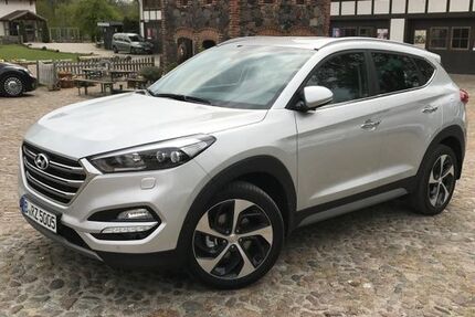 Hyundai TUCSON 23.000 km 21.500 &euro; Berlin 12353