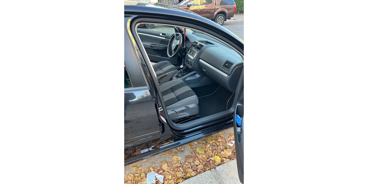 VW Golf 76.000 km 4.500 &euro; Berlin 10178