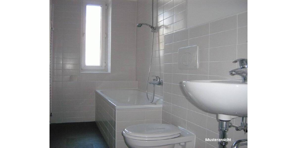 Etagenwohnung Berlin Schöneberg - 3 Zimmer, 65 m&sup2;, 1.172&euro; | Angebot:23948233