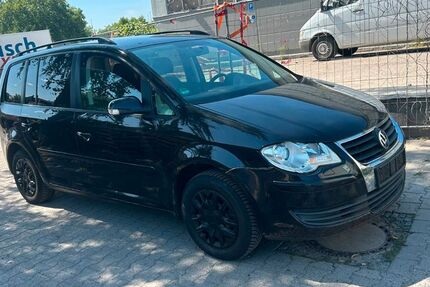 VW Touran 240.000 km 1.699 &euro; Berlin 12109