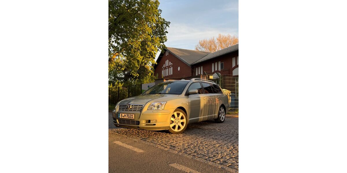 Toyota Avensis 180.000 km 1.990 &euro; Berlin 12524