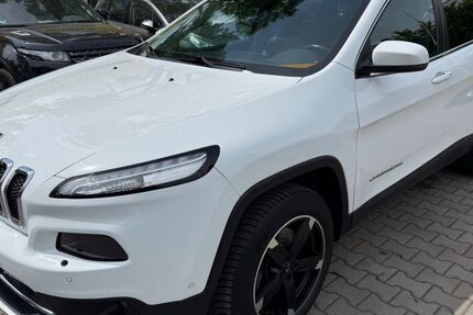 Jeep Cherokee 158.000 km 13.850 &euro; Berlin Wittenau -Reinickendorf 13407