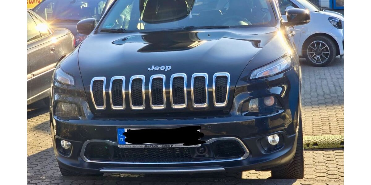 Jeep Cherokee 146.000 km 15.500 &euro; Berlin 13593