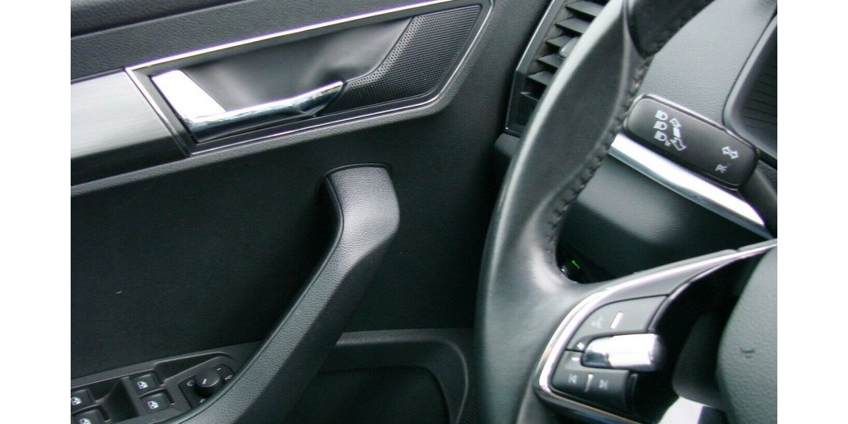 Skoda Karoq 1,5TSi Style ACC LED Kamera Family Paket II 32.882 km 25.980 &euro; Falkensee 14612