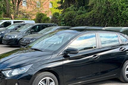 Hyundai i20 84.465 km 12.299 &euro; Berlin 13127