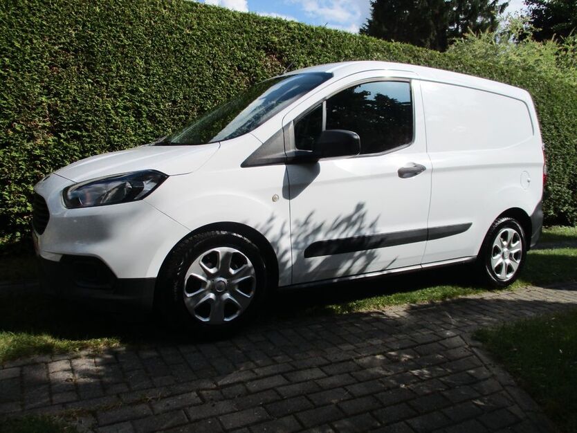 Ford Transit Courier 105.000 km 8.448 € Berlin 13053