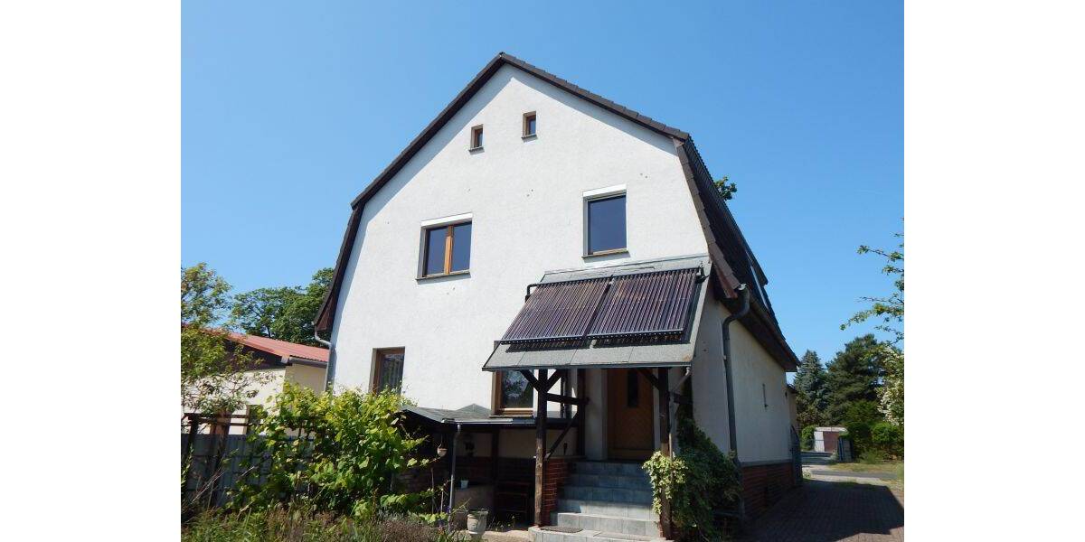 BEREITS VERMARKTET: Zweifamilienhaus mit großem Garten in Hennickendorf 7 zimmer